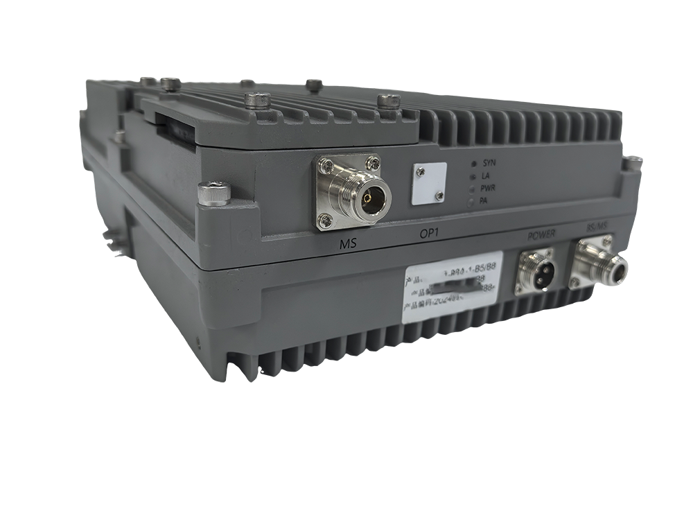  朝天三频手机信号接收器2000㎡